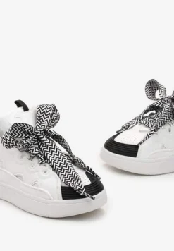 Biało-Czarne Sneakersy z Dekoracyjnym Sznurowaniem i Wstawką na Języku Cristen
