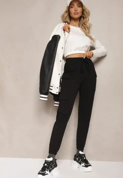 Biało-Czarny Komplet Dresowy Bluza o Krótkim Fasonie i Klasyczne Spodnie z Gumką w Talii Migosta