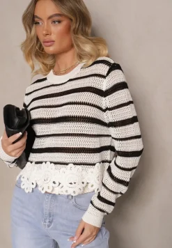 Biało-Czarny Krótki Sweter z Koronką i Ażurowym Wzorem Sovavia