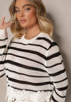 Biało-Czarny Krótki Sweter z Koronką i Ażurowym Wzorem Sovavia