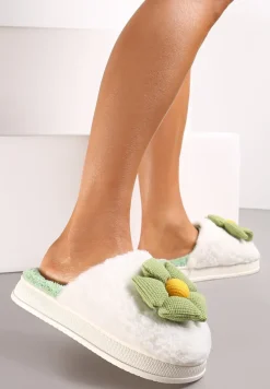 Biało-Zielone Kapcie z Futerka Ozdobione Szerokim Kwiatkiem Dionigi