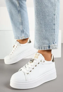Biało-Złote Sneakersy na Platformie Ozdobione Metaliczną Aplikacją Deseliena