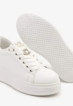 Biało-Złote Sneakersy na Platformie Ozdobione Metaliczną Aplikacją Deseliena