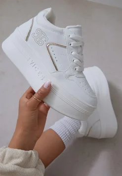 Biało-Złote Sneakersy Vices na Platformie Ozdobione Metalicznymi Aplikacjami Nelanil