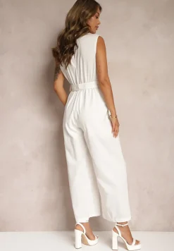 Biały Bawełniany Kombinezon z Kopertowym Dekoltem Paskiem z Klamrą i Gumką w Talii Risalen