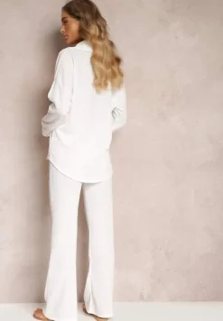 Biały 2-częściowy Komplet z Koszulą i Spodniami Zdobionymi Delikatnym Tłoczeniem Jaila