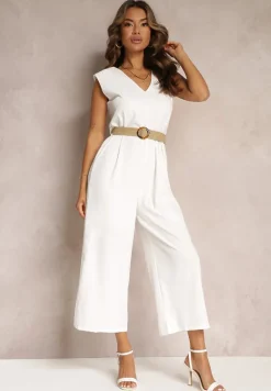 Biały Długi Kombinezon z Trójkątnym Dekoltem i Ozdobnym Paskiem z Klamrą Malkah