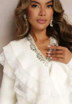 Biały Kardigan na Guziki z Falbankami i Ozdobą w Cyrkonie Noellis