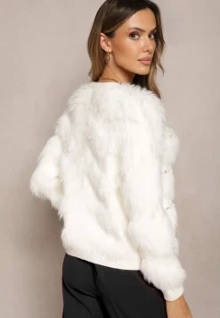 Biały Kardigan z Dłuższym Włosiem w Perły i Cyrkonie Aretina