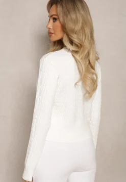Biały Kardigan z Wiskozy z Warkoczowym Splotem z Guzikami i Naszywką Cottia