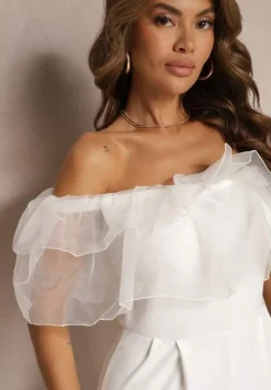 Biały Koktajlowy Kombinezon z Falbanką przy Dekolcie bez Rękawów Tessita