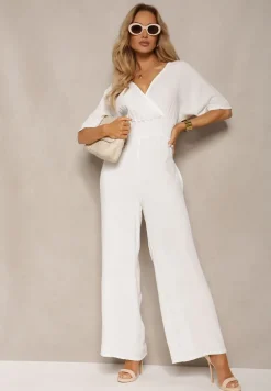 Biały Kombinezon o Kopertowym Fasonie z Szerokim Luźnym Dołem i Kieszeniami Octoni