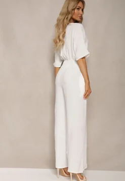 Biały Kombinezon o Kopertowym Fasonie z Szerokim Luźnym Dołem i Kieszeniami Octoni