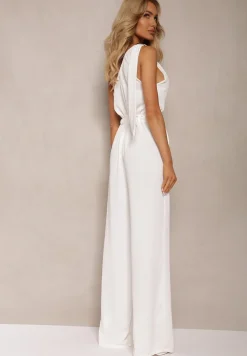Biały Kombinezon z Asymetrycznym Dekoltem i Kieszeniami Benae
