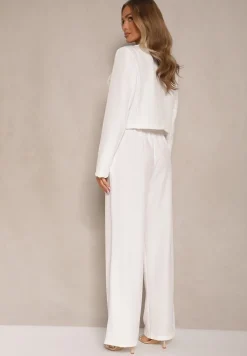 Biały Komplet o Garniturowym Kroju ze Spodniami i Marynarką z Broszką Ravkio
