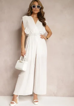 Biały Plisowany Kombinezon z Falbankami i Szerokimi Nogawkami Jarina