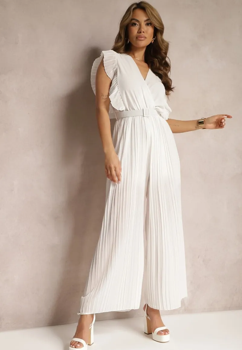 Biały Plisowany Kombinezon z Falbankami i Szerokimi Nogawkami Jarina