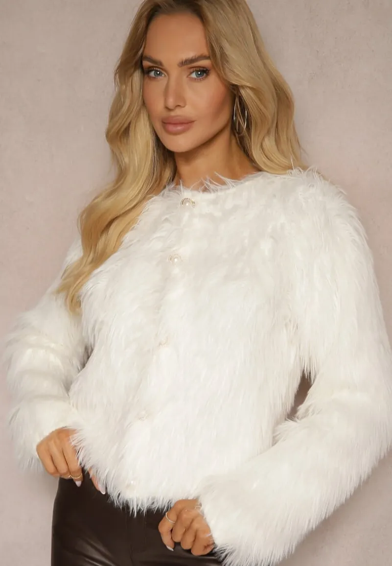 Biały Puchaty Kardigan Futrzany z Ozdobnymi Guziczkami Nelilla