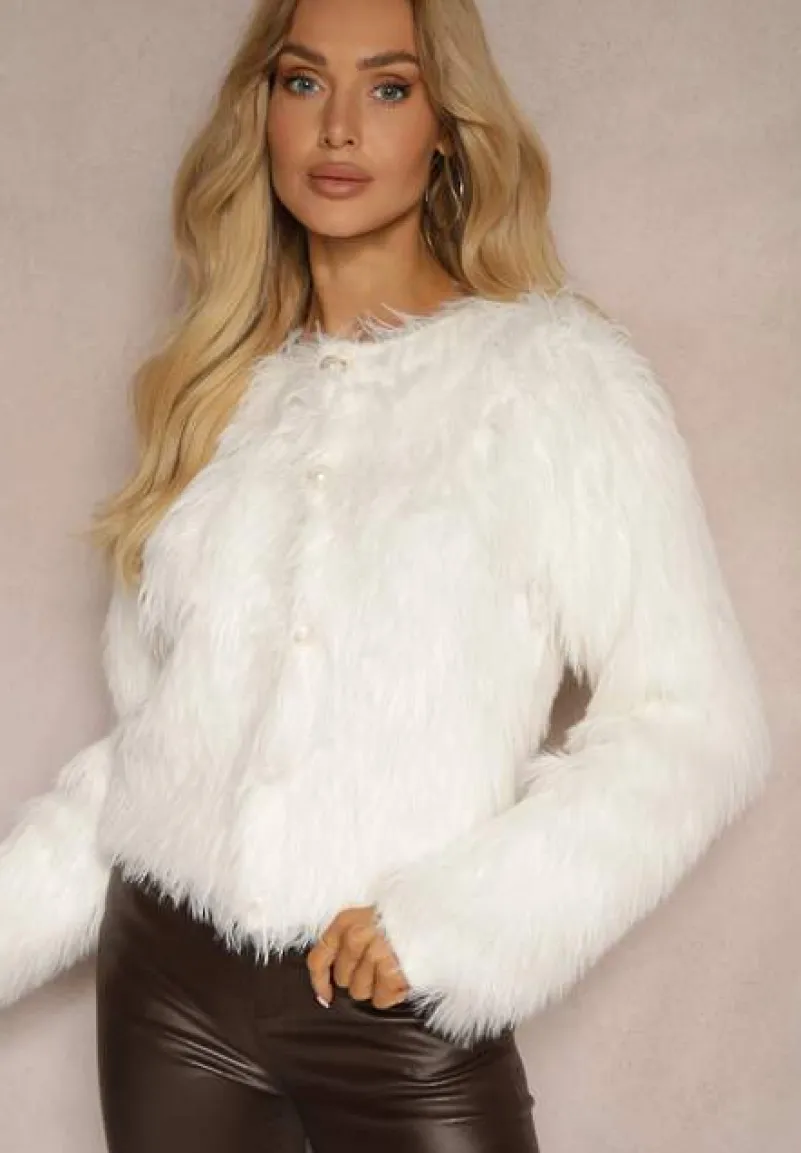 Biały Puchaty Kardigan Futrzany z Ozdobnymi Guziczkami Nelilla