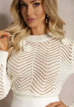 Biały Sweter z Naszytymi Kwiatami i Ażurowym Motywem Lindarsia