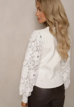 Biały Sweter z Wiskozą z Ozdobnymi Rękawami z Koronki z Cekinami Tilitana