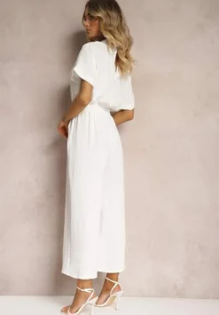 Biały Taliowany Kombinezon z Wiskozy Zapinany na Guziki Frisea