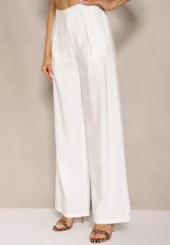 Biały Wiskozowy Komplet o Garniturowym Kroju Kamizelka i Spodnie Soreya