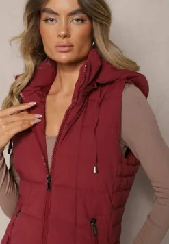 Bordowa Kamizelka Ozdobiona Pikowaniem i Odpinanym Kapturem Atoria