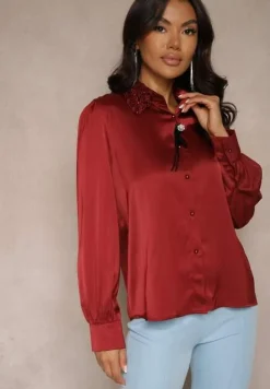 Bordowa Koszula z Bufiastymi Rękawami Kołnierzem z Perłami i Broszką Gonathiel