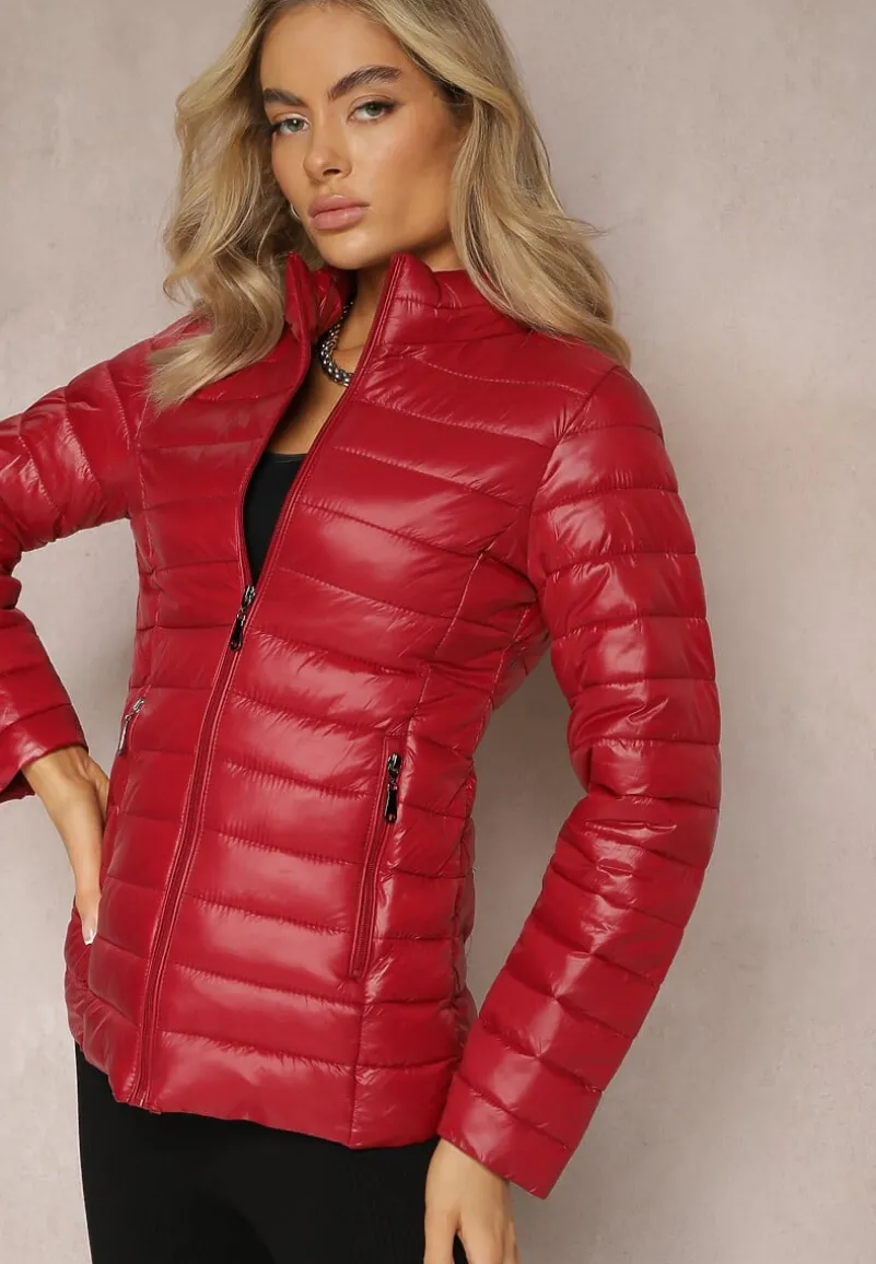 Bordowa Przejściowa Kurtka Pikowana z Zasuwanymi Kieszeniami Asethalia