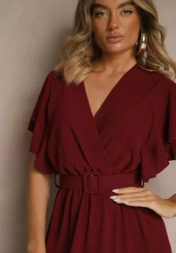 Bordowa Rozkloszowana Sukienka z Paskiem i Kopertowym Dekoltem Brinnea