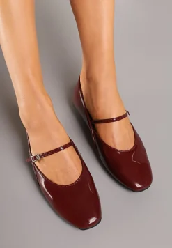 Bordowe Balerinki Mary Jane na Płaskiej Podeszwie z Paskami na Sprzączki Zinitia