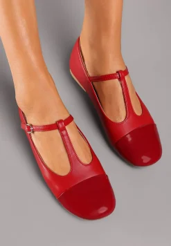 Bordowe Balerinki na Płaskiej Podeszwie z Lakierowanym Noskiem i Sprzączką Lerirra