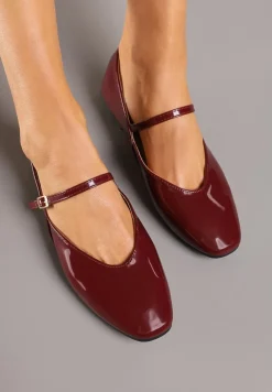 Bordowe Balerinki Vices z Paseczkiem ze Sprzączką i Ozdobnym Przeszyciem Desorila