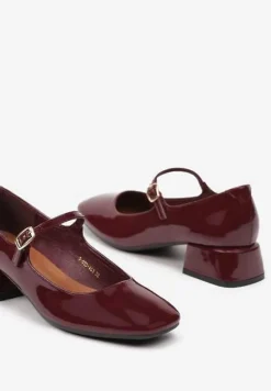 Bordowe Czółenka o Lakierowanym Połysku na Niskim Obcasie z Paskiem i Klamerką Karzina