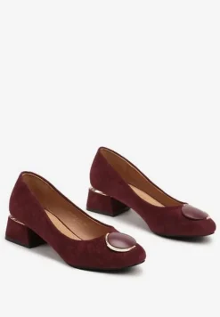 Bordowe Czółenka Vices z Wkładką z Naturalnej Skóry i Metalowymi Akcentami Jorinna