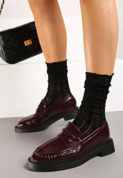 Bordowe Mokasyny z Lakierowanym Połyskiem Ozdobnie Marszczone Neathriel