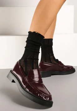 Bordowe Mokasyny z Lakierowanym Połyskiem Ozdobnie Marszczone Neathriel