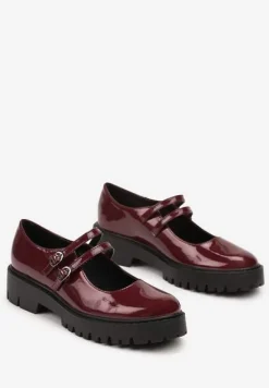 Bordowe Półbuty Lakierowane na Platformie Ozdobione Sprzączkami Nevauna