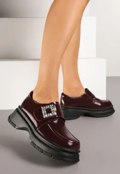 Bordowe Półbuty Lakierowane na Platformie Ozdobione Cyrkoniami Mezisha