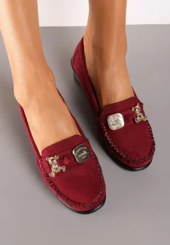 Bordowe Półbuty na Koturnie w Stylu Mokasynów Wykończone Metaliczną Aplikacją Navisaria