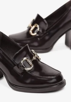 Bordowe Półbuty z Klamerką na Słupku Melias