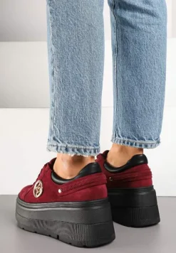 Bordowe Sneakersy Vices na Platformie Ozdobione Metaliczną Aplikacją Tatellia