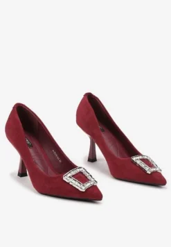 Bordowe Szpilki Ozdobione Klamrą z Cyrkoniami Lalabria