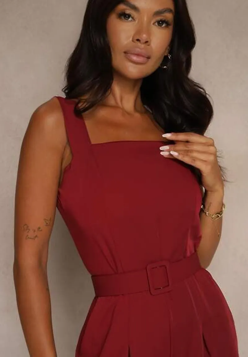 Bordowy Elegancki Kombinezon Ozdobiony Paskiem z Klamrą Dolanela