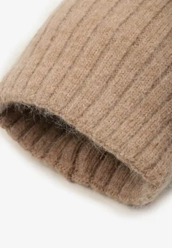 Brązowa Czapka z Wiskozy w Stylu Beanie z Prążkowanego Materiału Enandira