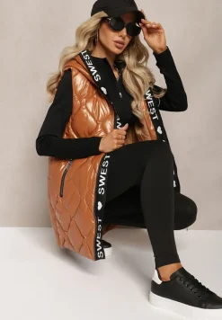 Brązowa Długa Kamizelka z Ozdobnym Pikowaniem i Kapturem Taneli