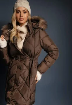 Brązowa Długa Pikowana Kurtka w Stylu Parki z Troczkiem w Pasie i Sztucznym Futerkiem Abelasa