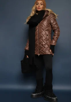 Brązowa Kurtka Mocno Ocieplona z Kapturem i Pikowanymi Przeszyciami Cenirina