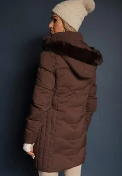 Brązowa Kurtka o Fasonie Płaszcza z Pikowaniem i Futrzanym Kapturem Mavila